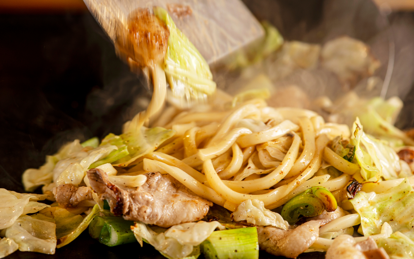 ホルモン焼うどん